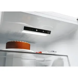 Samostojeći hladnjak Candy ECN2CQTEX186-9